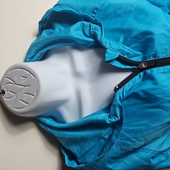 Exertek Lightweight Windbreaker (S) - Picture 4 of 6